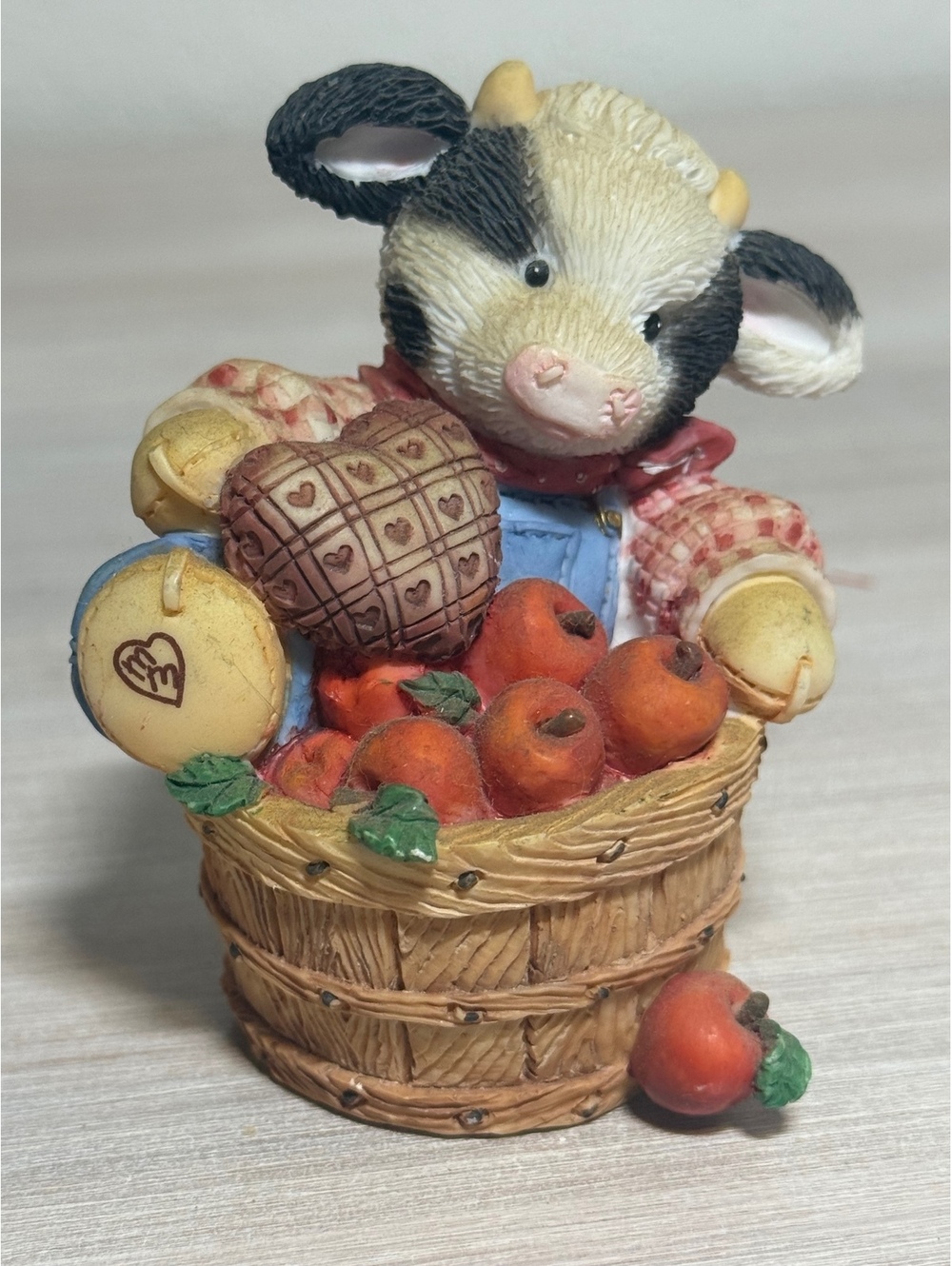 Mary’s Moo Moos I Love You a Bushel and a Peck Cow Figurine 1994 Enesco 104264